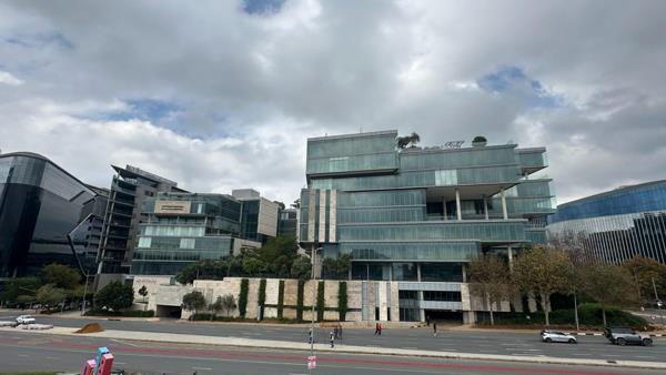 329 m² Office Space