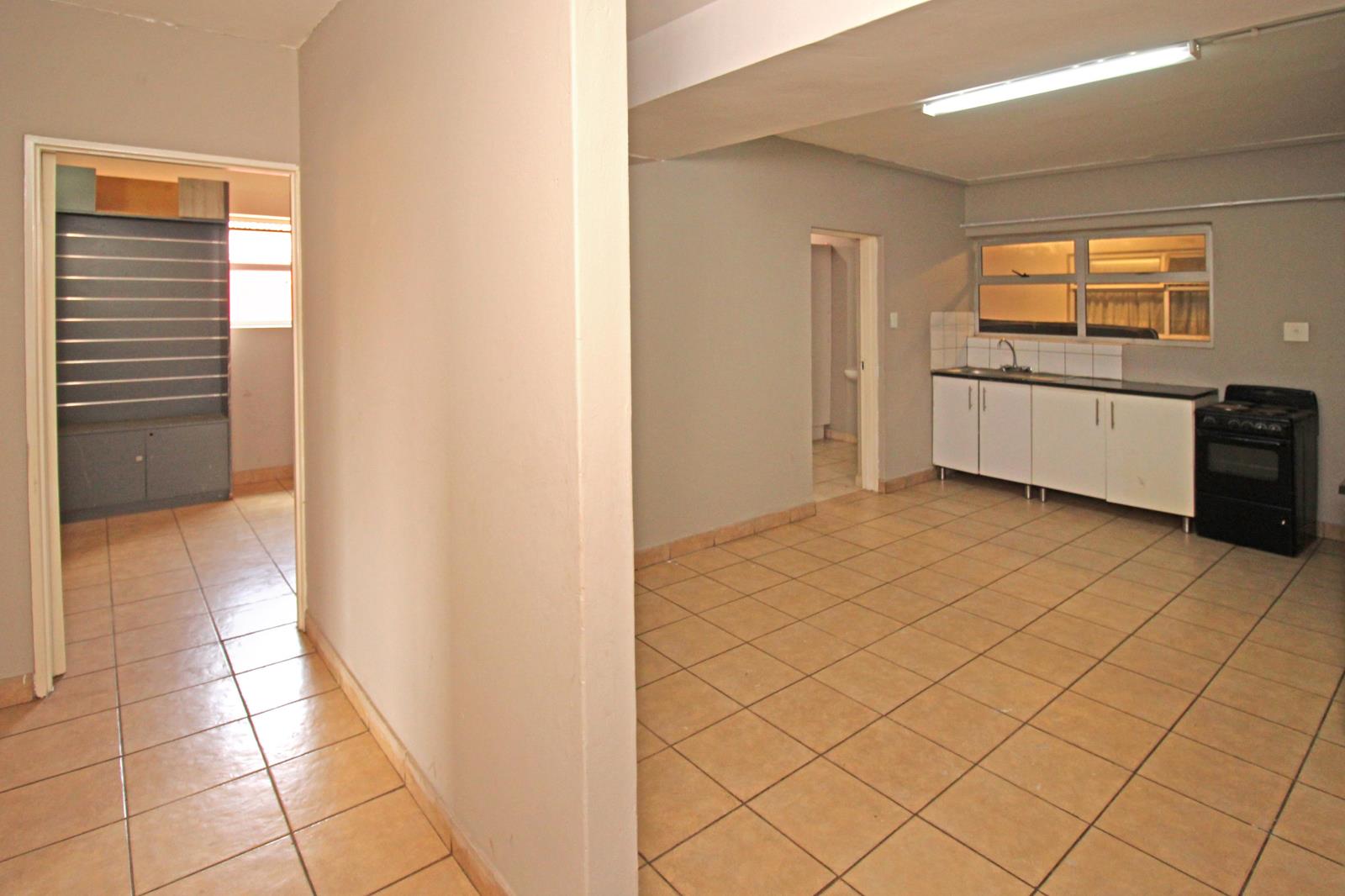 0.5 Bedroom House in Windsor East
