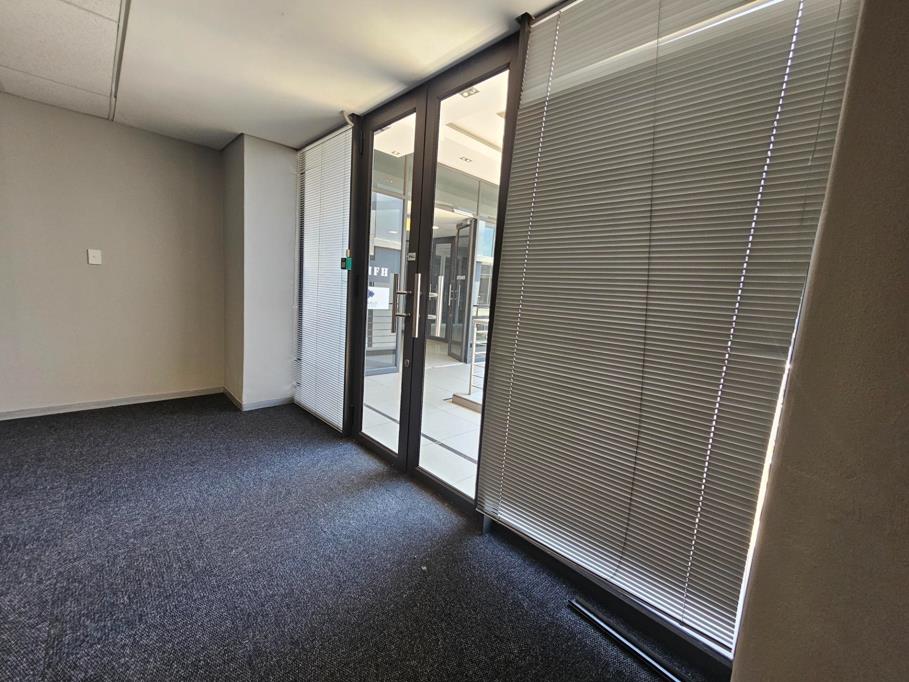 182 m² Office Space