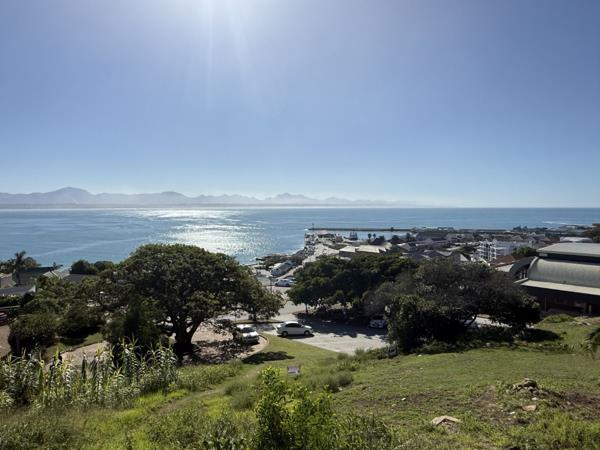 821 m² Land