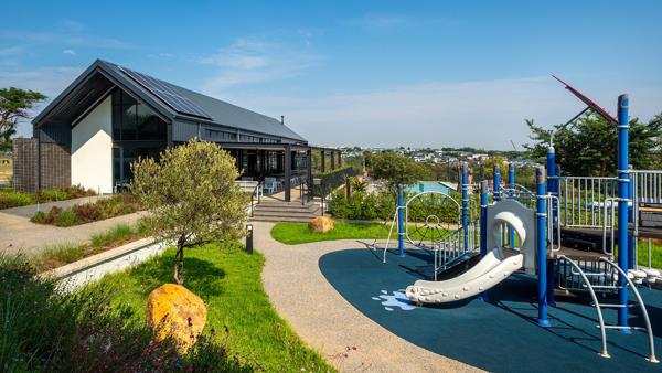 650 m² Land
