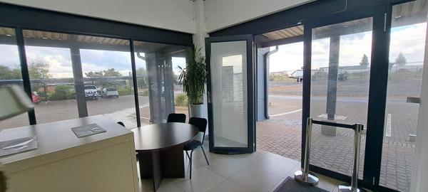 144 m² Commercial space