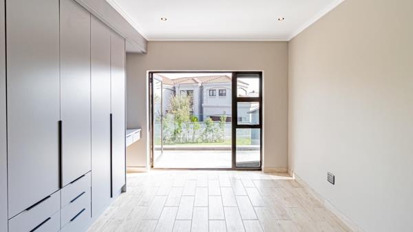 6 Bedroom House