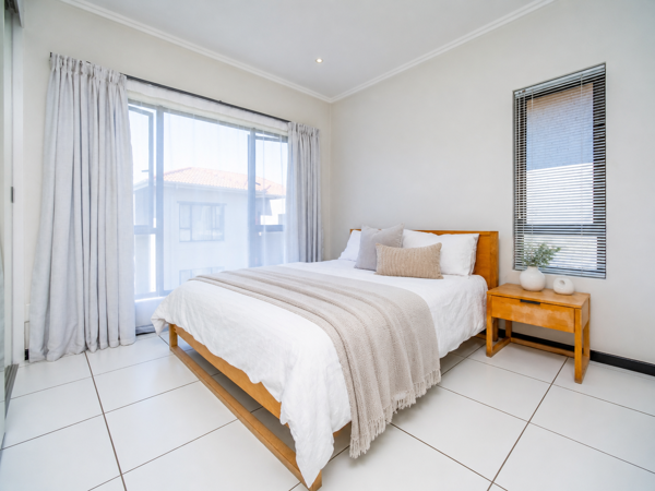 3 Bedroom ApartmentLonehill - Mais