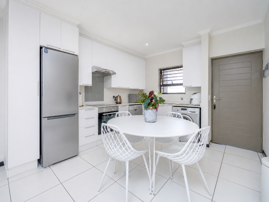 3 Bedroom ApartmentLonehill - Vista 2