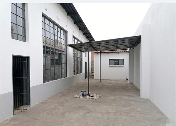 595 m² Commercial space