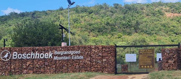 2 033 m² Land