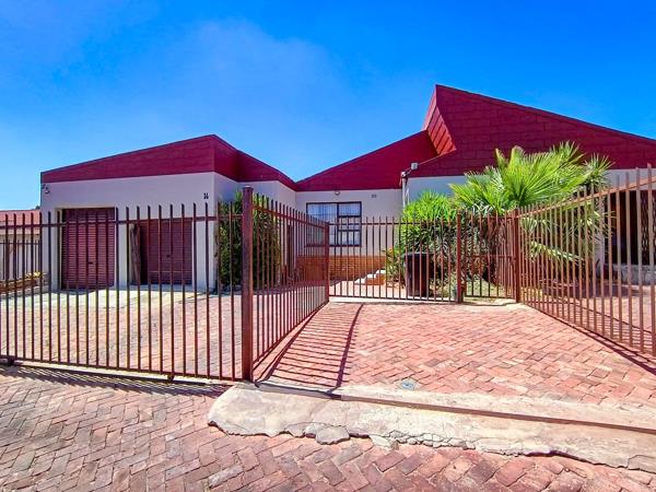 6 Bedroom House