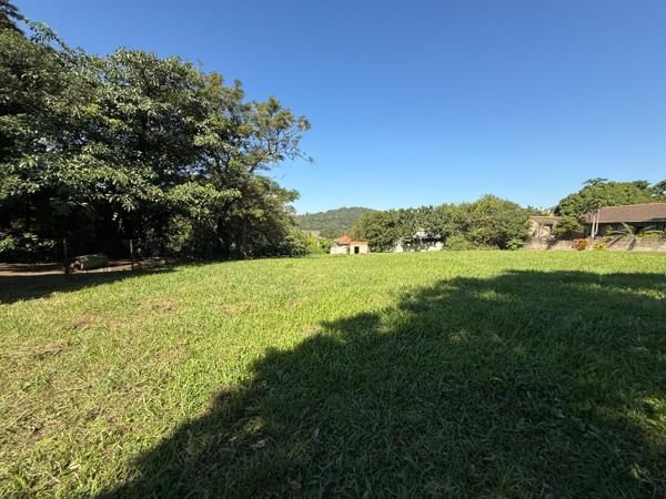 2 284 m² Land