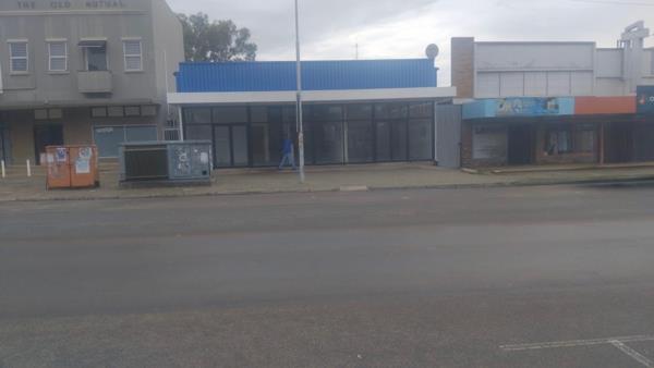 325 m² Commercial space