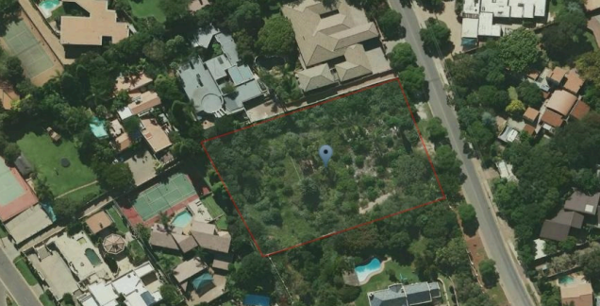 4 011 m² Land
