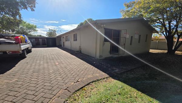 9 Bedroom House