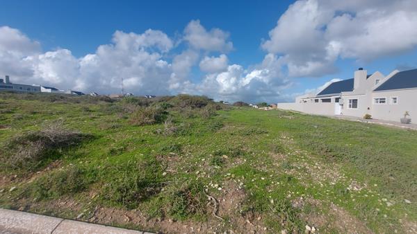 750 m² Land