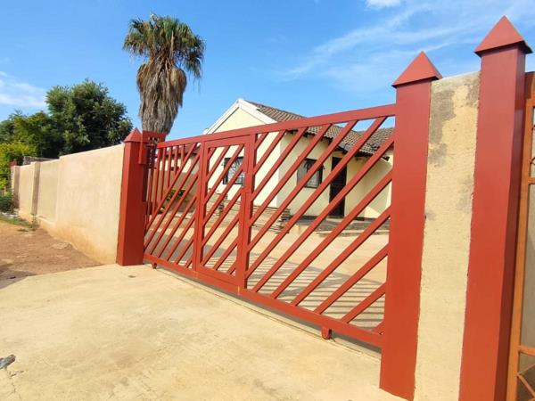 2 Bedroom House