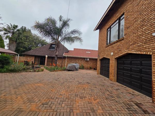 6 Bedroom House