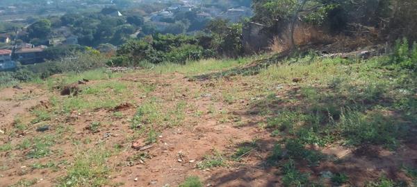 1 373 m² Land