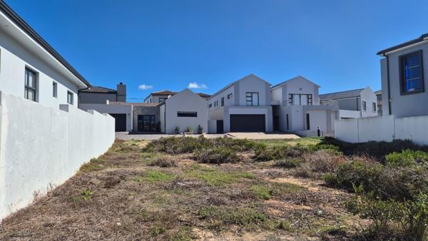 354 m² Land