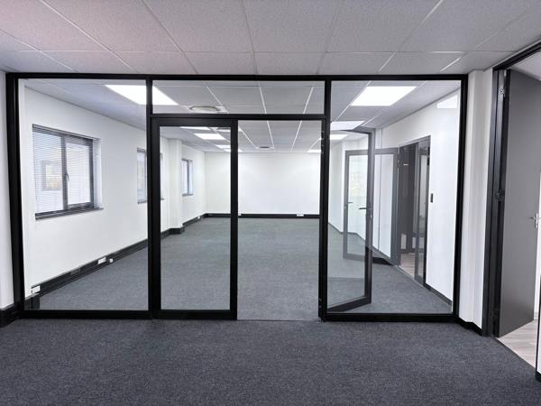 737 m² Commercial space