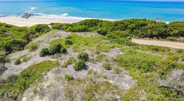 1 048 m² Land