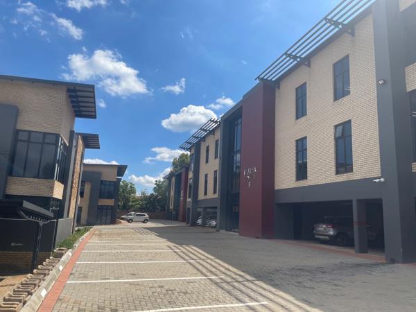 1 371 m² Office Space