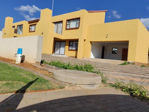 6 Bedroom Townhouse