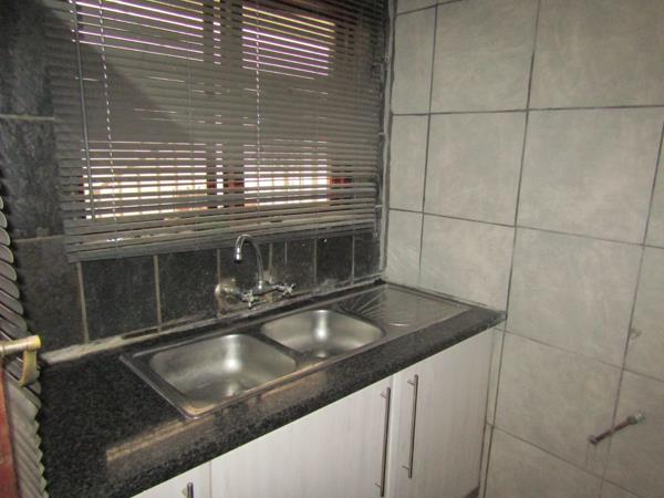 1 Bedroom House