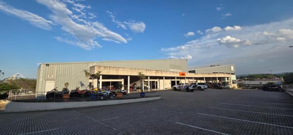 1 360 m² Commercial space