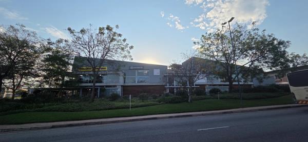 1 360 m² Commercial space
