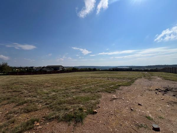 8 933 m² Land