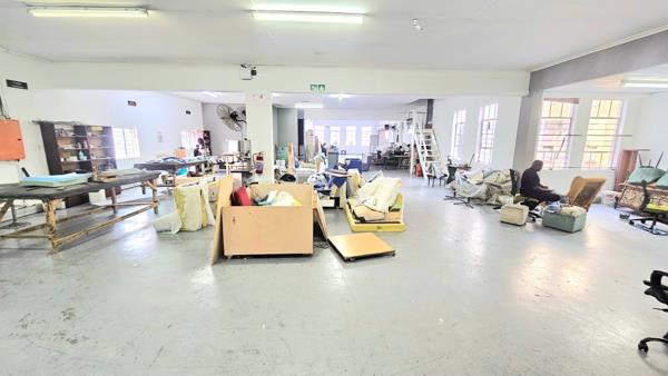 1 200 m² Commercial space