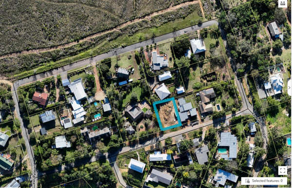 739 m² Land