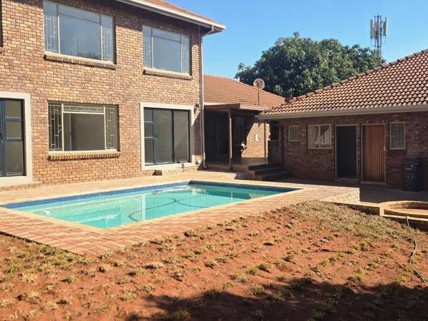 6 Bedroom House