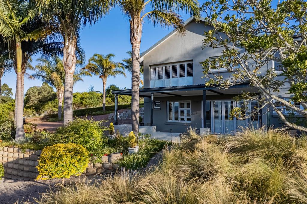 6 Bedroom House