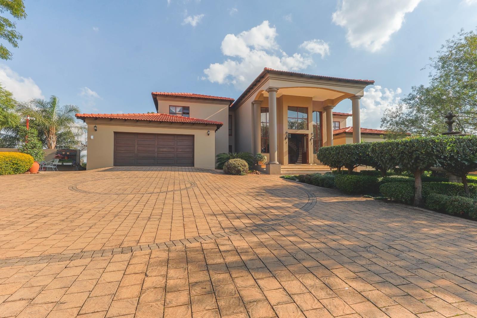 6 Bedroom House in Olympus AH