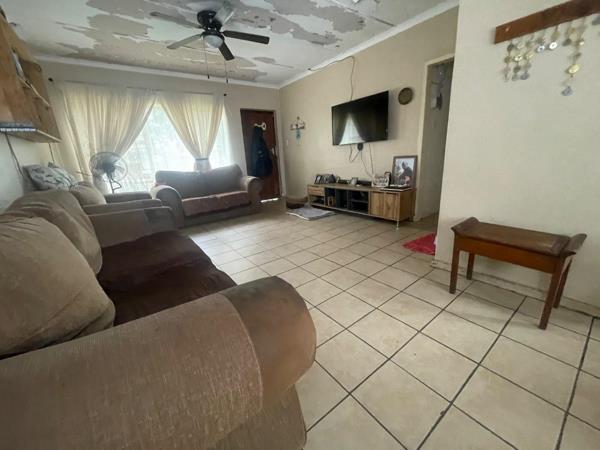 4 Bedroom House for sale in Esther Park | T5477301 | Private Property
