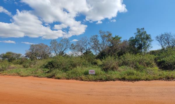 1 221 m² Land