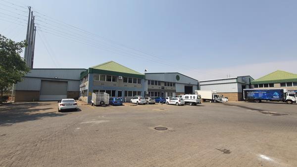 1 008 m² Industrial space
