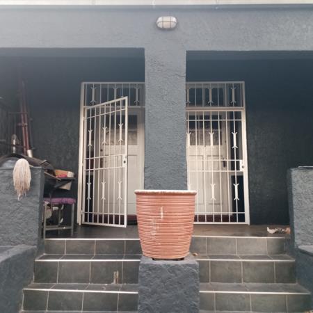 6 Bedroom House