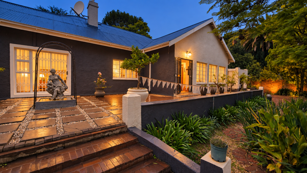 6 Bedroom House