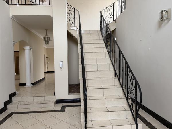 6 Bedroom House