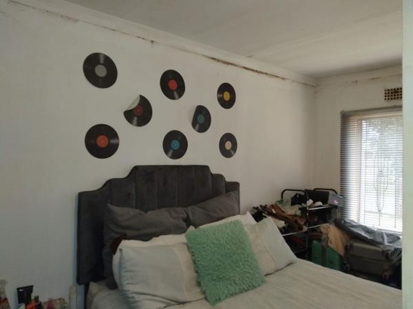 1 Bedroom House