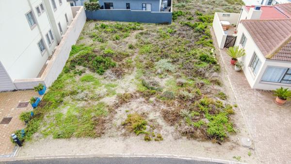 340 m² Land