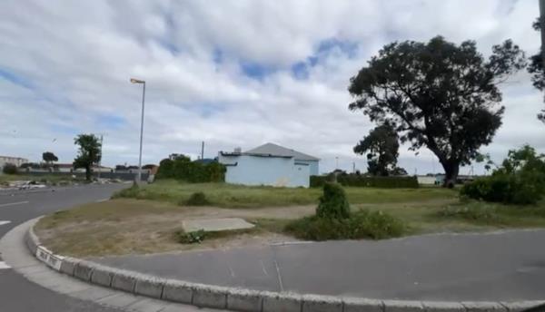 7 000 m² Land
