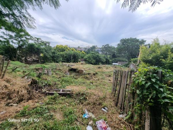 1 080 m² Land