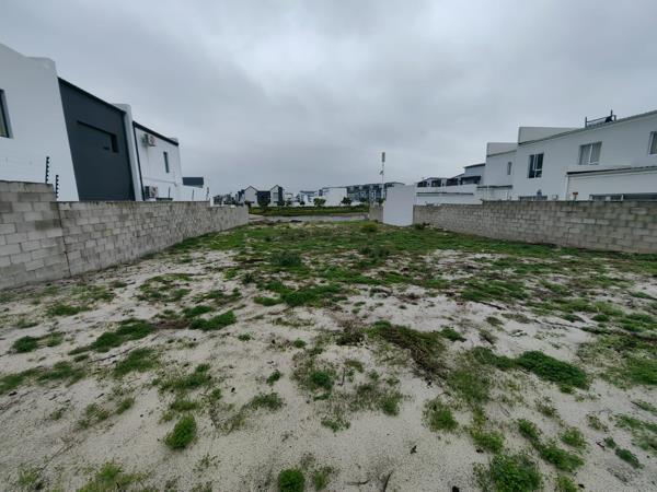550 m² Land