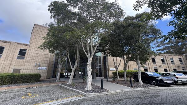 967 m² Commercial space