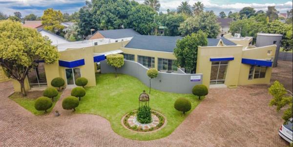 330 m² Commercial space