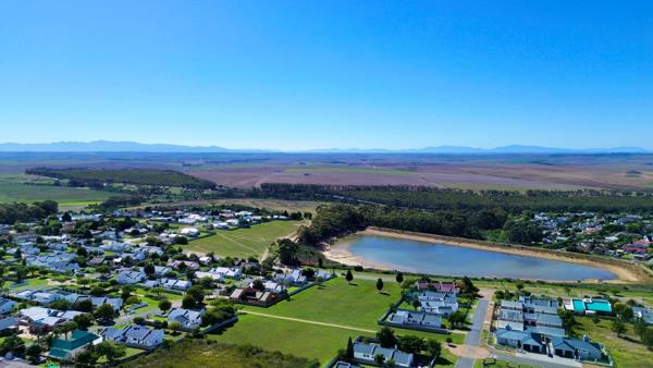 1 643 m² Land