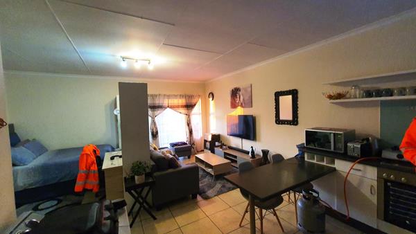 Studio Apartment