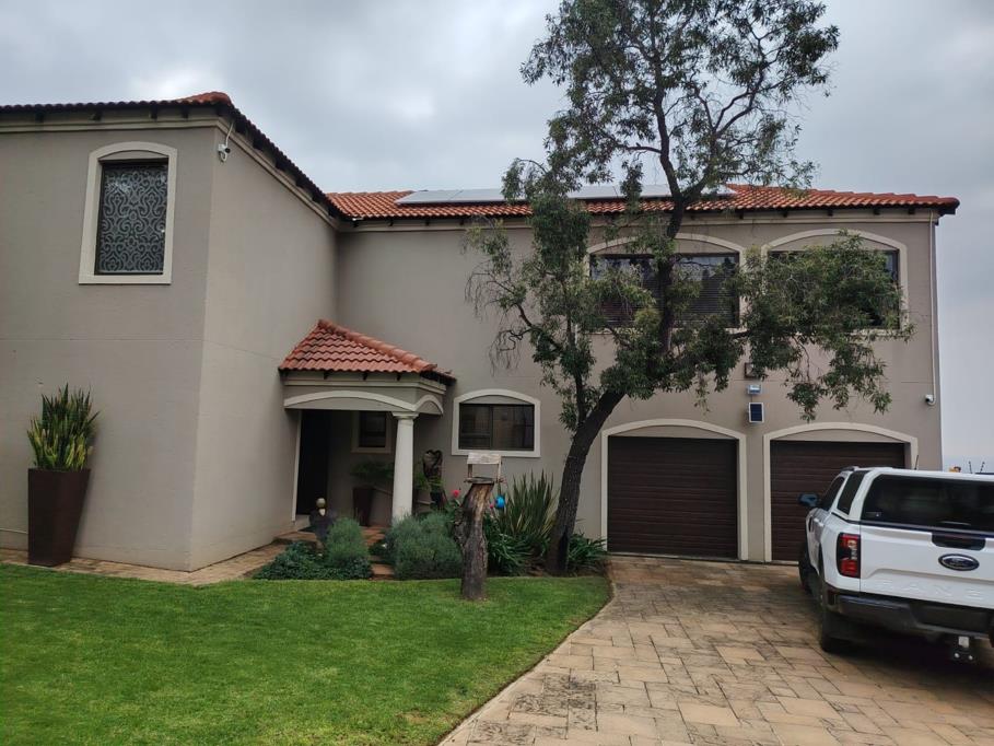 4 Bedroom Townhouse